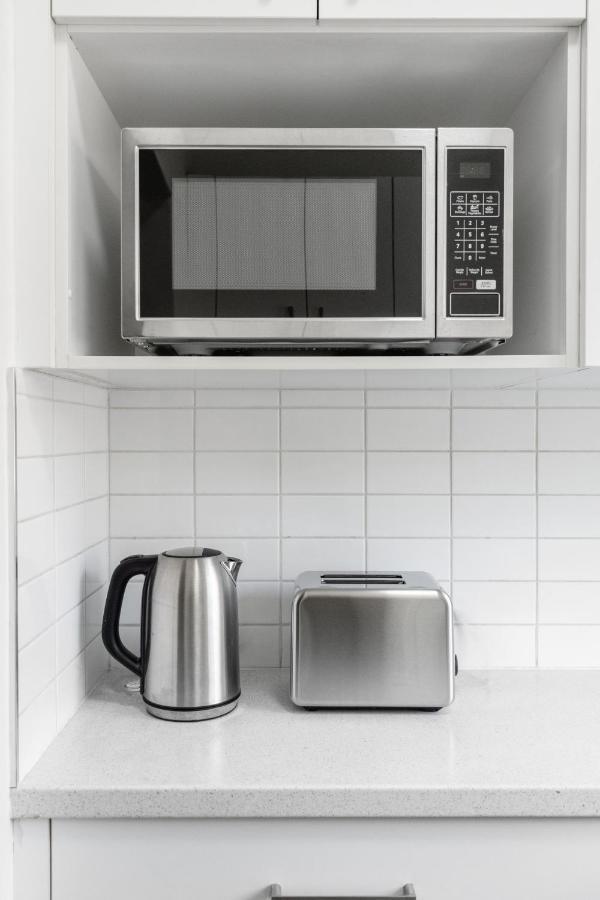 Burwood New 2 Bedroom 2 Bath Apt Free Parking 시드니 외부 사진