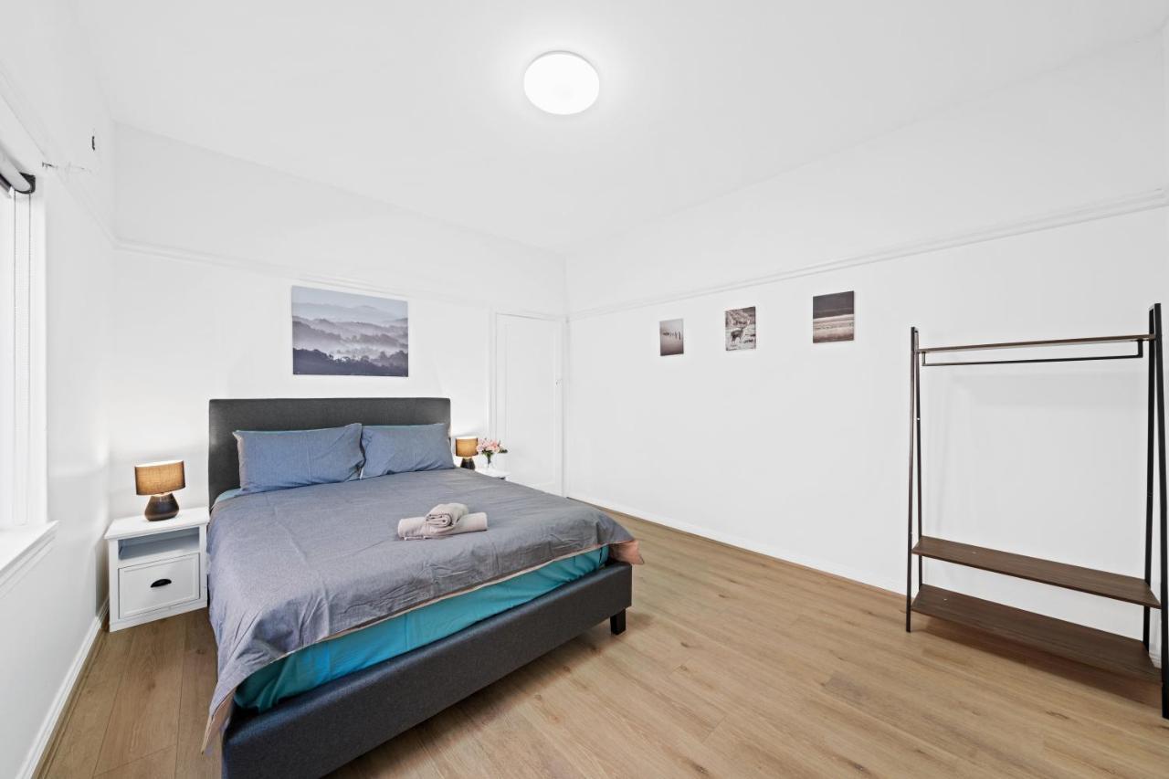 Burwood New 2 Bedroom 2 Bath Apt Free Parking 시드니 외부 사진